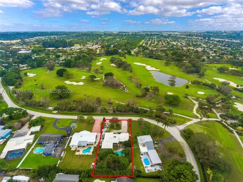 4441 E Country Club Cir, Plantation, FL 33317