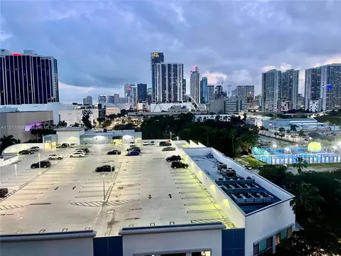 275 NE 18th St #904, Miami, FL 33132