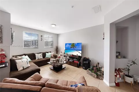 8800 NW 107th Ct #207, Doral, FL 33178