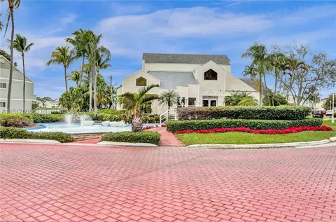 3469 NW 44th St #204, Oakland Park, FL 33309