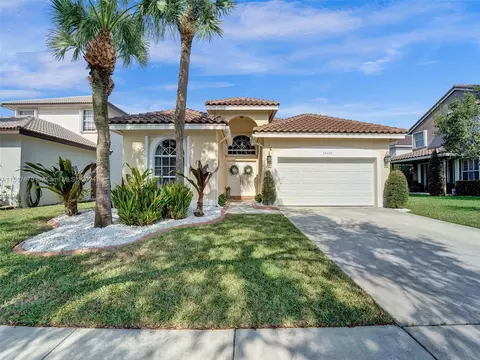 18423 NW 11th Ct, Pembroke Pines, FL 33029