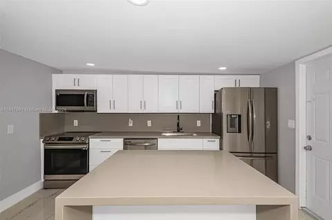 1529 NW 4th Ave, Pompano Beach, FL 33060
