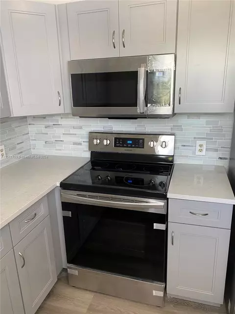 159 W 8th St #7, Hialeah, FL 33010