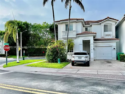 11615 NW 71st St #1, Doral, FL 33178