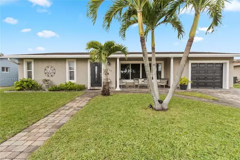 9451 NW 8th St, Pembroke Pines, FL 33024