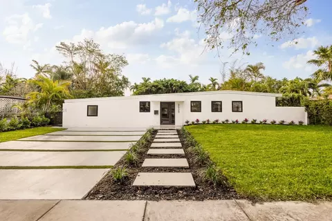 2020 N Hibiscus Dr, North Miami, FL 33181