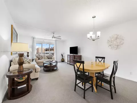 206 SE 10th St #401, Dania Beach, FL 33004