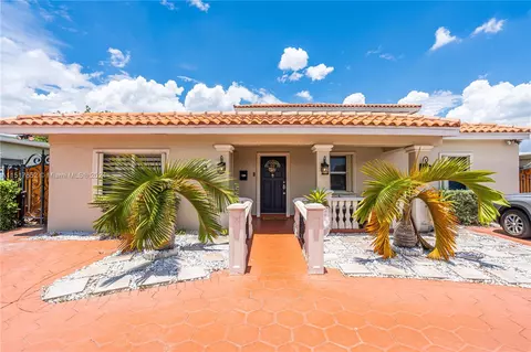 121 E 42nd St, Hialeah, FL 33013