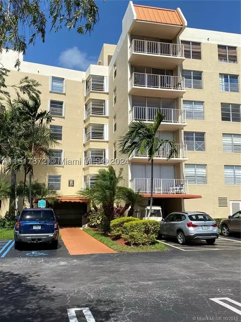 13120 SW 92nd Ave #B-118, Miami, FL 33176