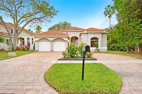 3701 N Columbus Way N, Hollywood, FL 33026