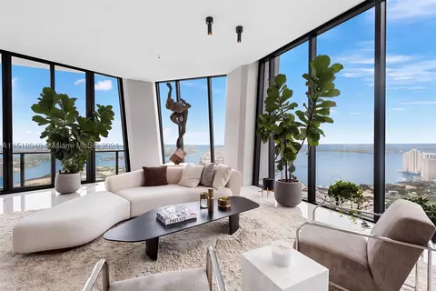 1000 Biscayne Blvd #5501, Miami, FL 33132