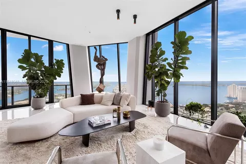 1000 Biscayne Blvd #5501, Miami, FL 33132