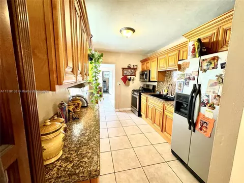 821 E 16th Pl, Hialeah, FL 33010 photo 4