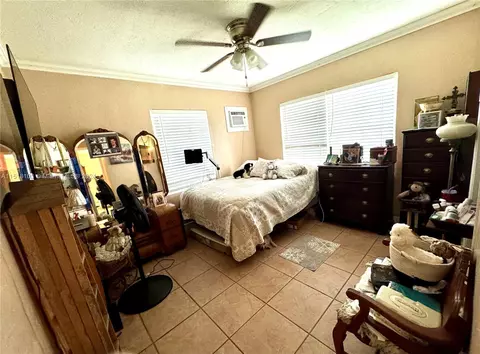 821 E 16th Pl, Hialeah, FL 33010 photo 21