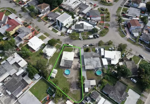 821 E 16th Pl, Hialeah, FL 33010 photo 28