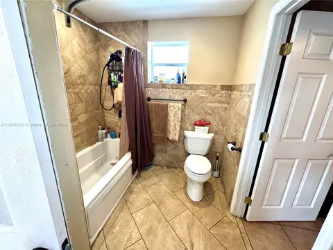 821 E 16th Pl, Hialeah, FL 33010 photo 12