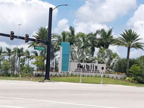 60 Th St N, Loxahatchee, FL 33470