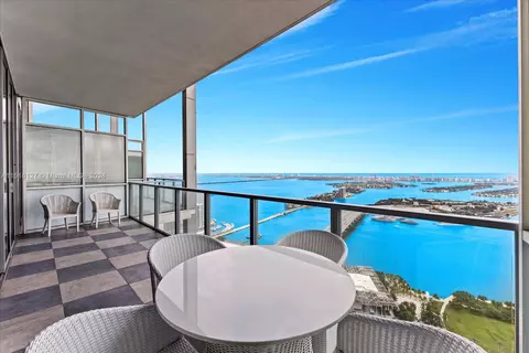 1100 Biscayne Blvd #5904, Miami, FL 33132