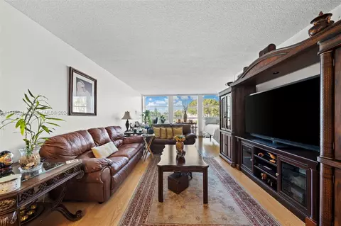 2000 Atlantic Shores Blvd #202, Hallandale Beach, FL 33009