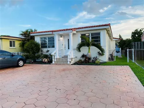 854 E 32nd St, Hialeah, FL 33013