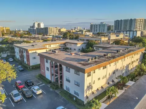 2210 Taylor St #106, Hollywood, FL 33020