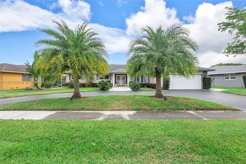 1960 SW 68th Ave, Plantation, FL 33317
