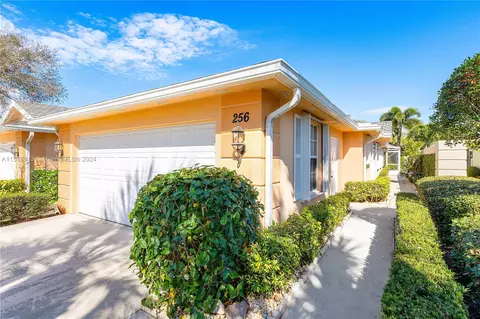 Exterior - 256 Brier Cir, Jupiter, FL 33458 photo 15 of 20