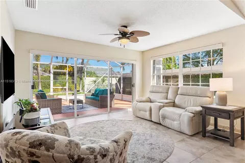 Living - 256 Brier Cir, Jupiter, FL 33458 photo 4 of 5