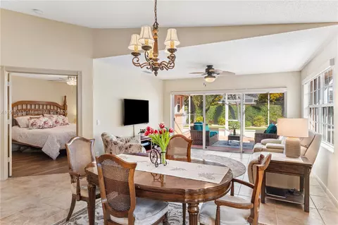 Dining - 256 Brier Cir, Jupiter, FL 33458 photo 2 of 3