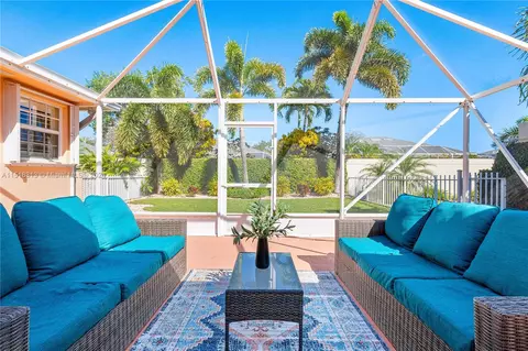 Exterior - 256 Brier Cir, Jupiter, FL 33458 photo 8 of 20