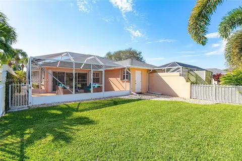 Exterior - 256 Brier Cir, Jupiter, FL 33458 photo 11 of 20