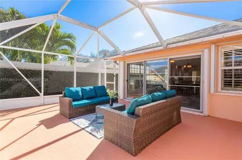 Exterior - 256 Brier Cir, Jupiter, FL 33458 photo 9 of 20