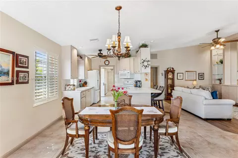 Dining - 256 Brier Cir, Jupiter, FL 33458 photo 3 of 3