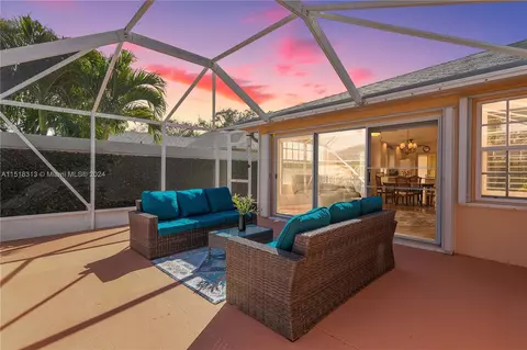 Exterior - 256 Brier Cir, Jupiter, FL 33458 photo 6 of 20
