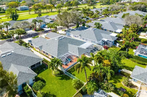 Exterior - 256 Brier Cir, Jupiter, FL 33458 photo 19 of 20