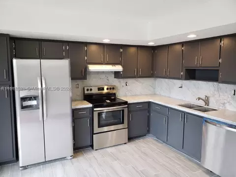 8075 SW 107th Ave #311, Miami, FL 33173