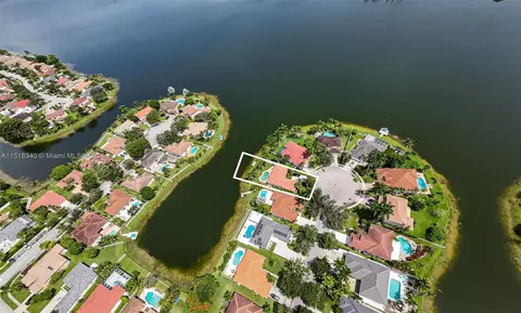 2332 NW 186th Ave, Pembroke Pines, FL 33029