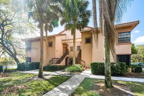 10690 NW 14th St #121, Plantation, FL 33322