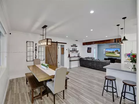 8380 Taft St, Pembroke Pines, FL 33024