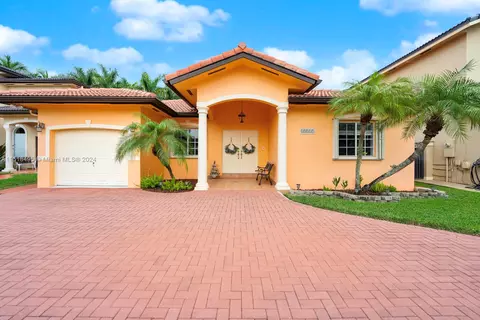 15817 SW 69th Ln, Miami, FL 33193