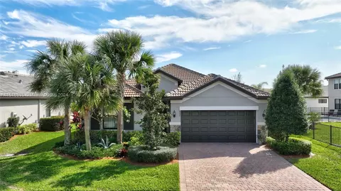 652 SE Monteiro Dr, Port Saint Lucie, FL 34984