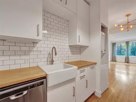 840 Lenox Ave #4, Miami Beach, FL 33139