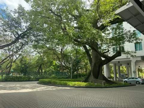 Undisclosed, Miami, FL 33125