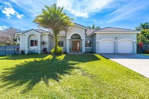 13106 SW 218th Ter, Miami, FL 33170