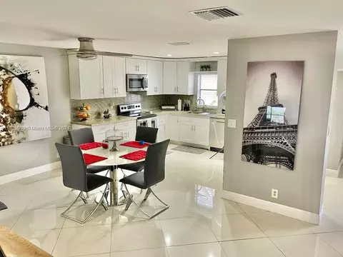 9410 SW 61st Way #B, Boca Raton, FL 33428