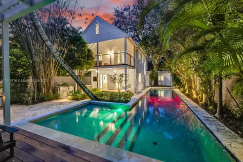 3880 Irvington Ave, Miami, FL 33133