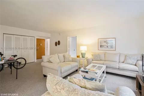 1060 92nd St #5, Bay Harbor Islands, FL 33154