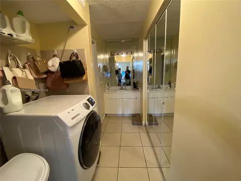 Undisclosed, Hialeah, FL 33012 photo 8