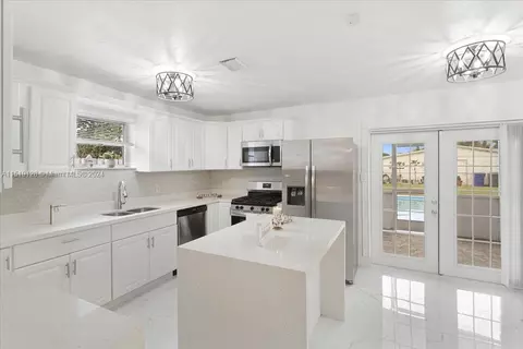 6780 Branch St, Hollywood, FL 33024