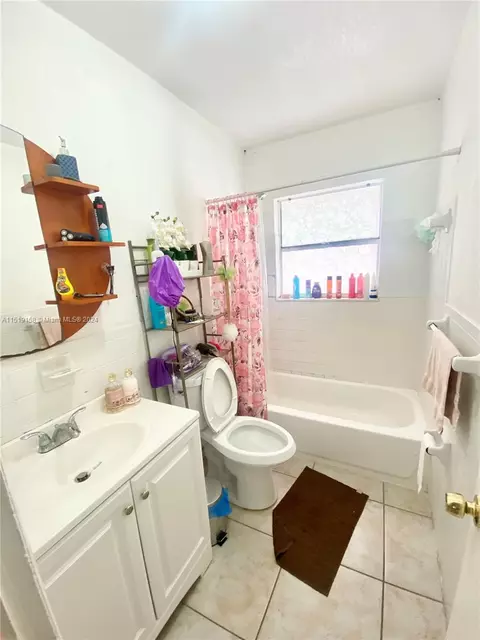 Undisclosed, Hialeah, FL 33010 photo 9